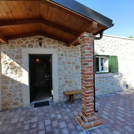 Stone Fantasy Ferienhaus *