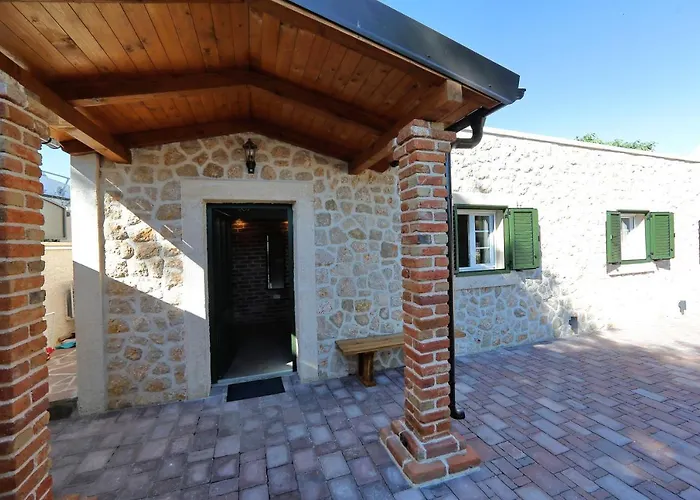 Stone Fantasy Holiday home *