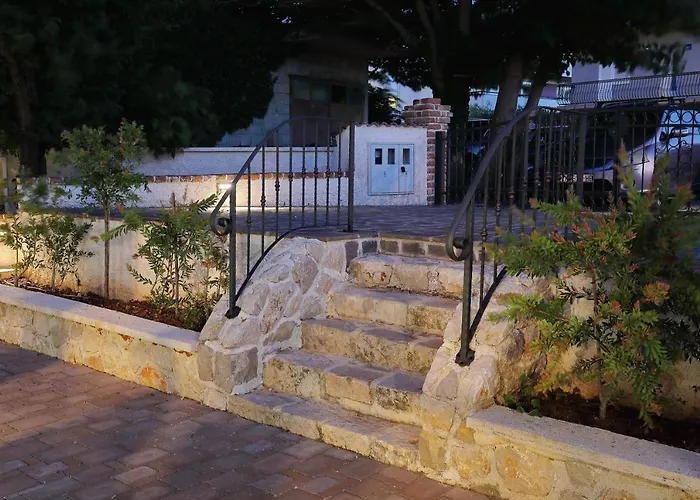 Stone Fantasy Ferienhaus *